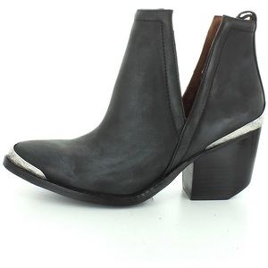 JEFFREY CAMPBELL BOOTIES SIZE 7